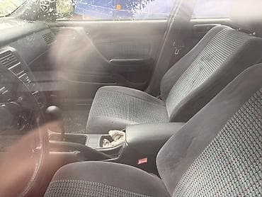 platz vitz: Toyota Carina E: 1994 г., Бензин, Седан — 5