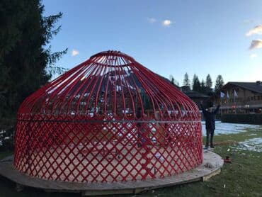 палатка туристическая: Боз үйлөрдү ижаралоо, Каркасы Жыгач, 100 баштан көп, Казан, Идиш-аяк, Полу менен — 26