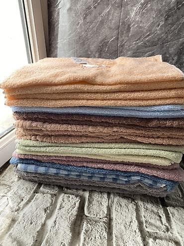 Набор домашнего текстиля и базовой одежды. - Махровые полотенца