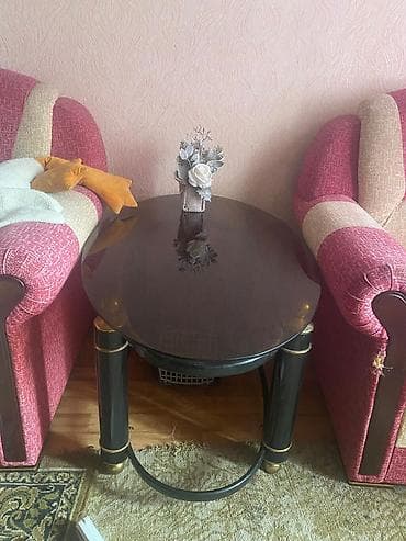 утюк стол: Журнальный столик в классическом стиле - Форма: овальная столешница - — 1