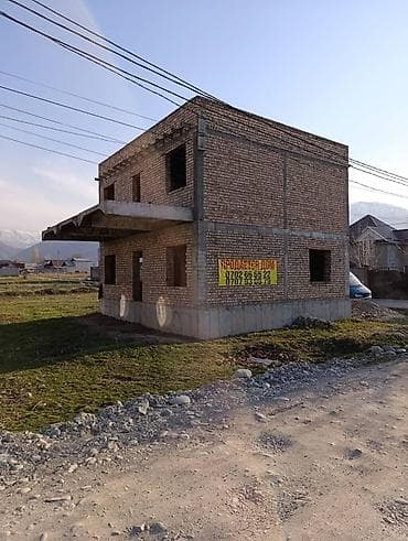 кирпичный гараж: Продаётся двухэтажный кирпичный дом (коробка) с монолитными — 1