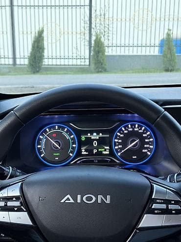 bid e5: GAC Aion S – современный электрический седан в белом цвете. Кузов и — 8