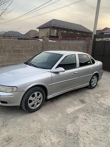 бар авто: Opel Vectra: 1999 г., 2 л, Кол менен иштөөчү, Дизель, Седан — 4
