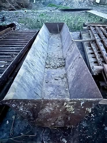 стальные коровы: Кормушка/желоб металлический для скота и птицы - Материал: сталь — 2