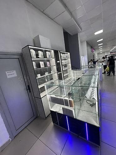 index: Торговый островок-витрина для электроники и аксессуаров - — 4