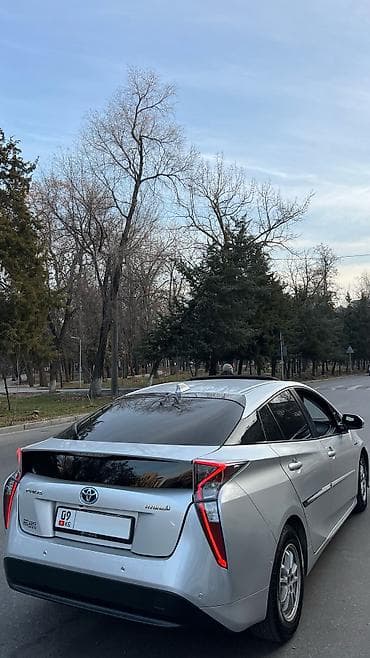 приус 35: Toyota Prius: 2018 г., 1.8 л, Вариатор, Гибрид, Седан — 4