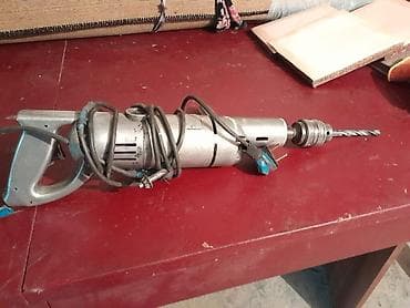 black decker: Дрель с боковой рукояткой-пистолетом и металлическим корпусом — 1