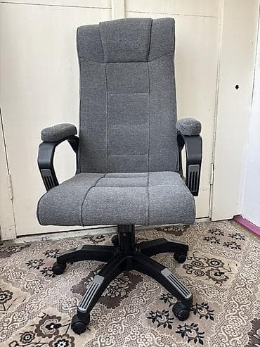 кресло кожа: Офисное кресло, С колесиками, цвет - Серый — 1