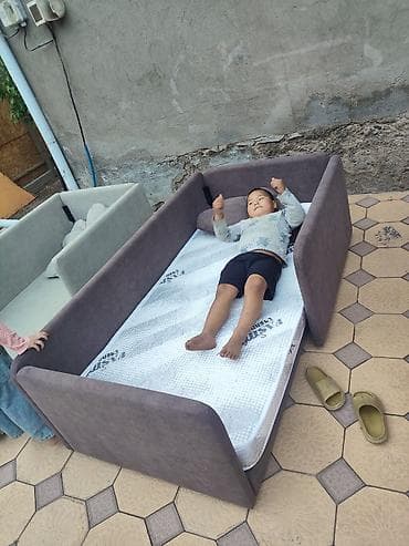 купить полки для цветов: Детская односпальная кровать, Новый, Для девочки, Для мальчика, С матрасом, С бортиком, Бесплатная доставка — 4