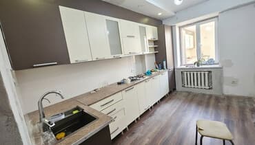 Столы: Кухонный гарнитур б/у линейный, модульный, цвет – — 1