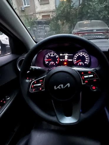 Продажа авто: Kia K3: 2021 г., 1.6 л, Робот, Бензин, Седан — 5