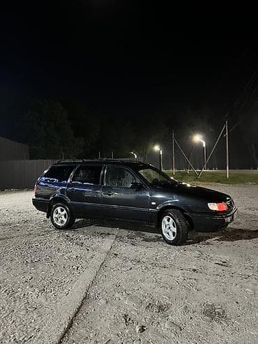 бар авто: Volkswagen Passat Variant: 1994 г., 2 л, Кол менен иштөөчү, Бензин, Универсал — 4