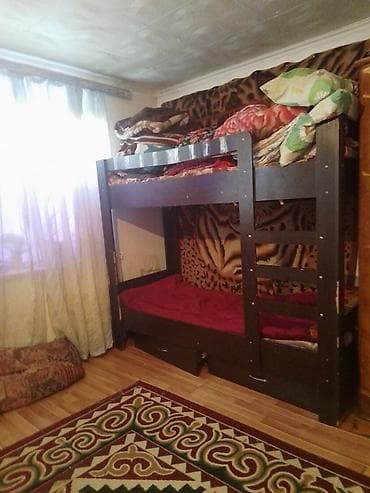 Двухъярусная кровать из темного ЛДСП. 2000 с если сегодня завтра at lalafo.kg Двухъярусная кровать из темного ЛДСП. 2000 с если сегодня завтра