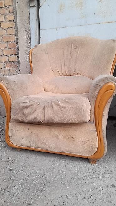 Вешалки: 2 кресло 1500 сом требуется стирка забрать можно с кимкомстрома — 2