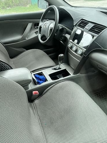 Другой транспорт: Toyota Camry 45, седан, темно‑серый цвет. Левый руль. 2.5 АВТОМАТ — 2