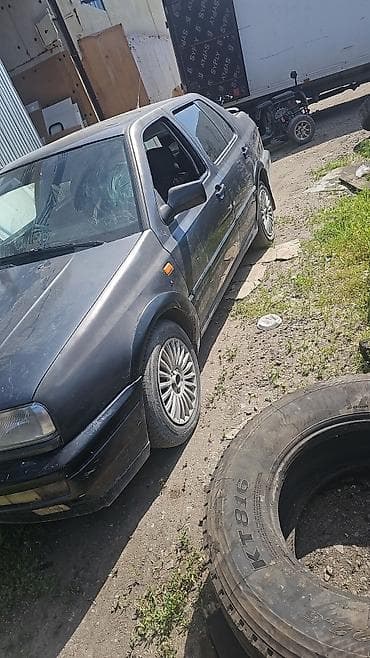 машина кузов: Volkswagen Vento: 1994 г., 2 л, Механика, Бензин, Седан — 1