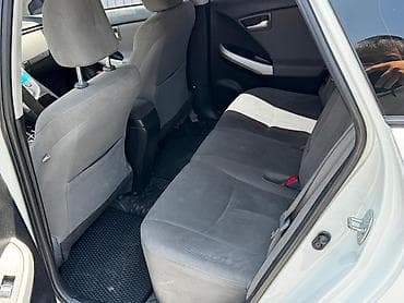 porshe 911: Toyota Prius: 2015 г., 1.8 л, Автомат, Гибрид, Хэтчбэк — 5