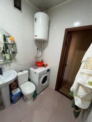 мкр улан 2 продаю квартиру: 1 комната, 45 м², 106 серия улучшенная, 5 этаж, Евроремонт — 8