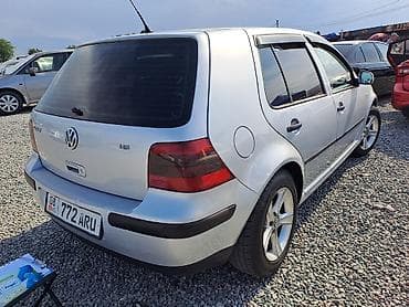 Унаа сатуу: Volkswagen Golf: 2001 г., 1.6 л, Кол менен иштөөчү, Бензин, Хетчбек — 6