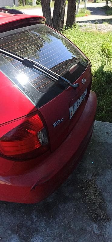 Транспорт: Kia Rio: 2005 г., 1.3 л, Кол менен иштөөчү, Бензин, Универсал — 6