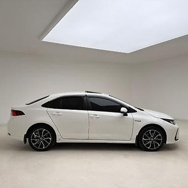 Продажа авто: Toyota Corolla: 2019 г., Автомат, Гибрид, Седан — 3