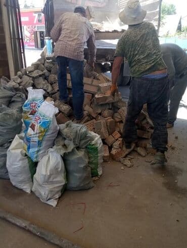 строительный мусор: Самосвал, Вывоз строй мусора, По городу, По стране, с грузчиком — 1