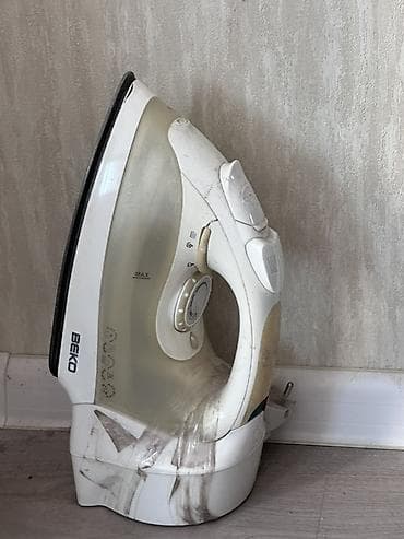 Утюги для глажки одежды — 2 шт. 1) Beko — классический паровой утюг — 1