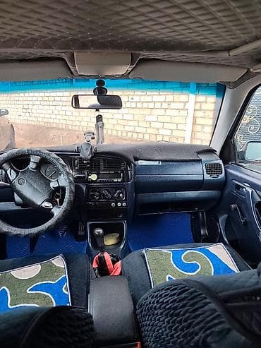 toyota axio: Volkswagen Golf: 1994 г., Ручные, Хэтчбэк — 4