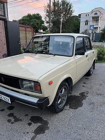 2105: ВАЗ (ЛАДА) 2105: 1984 г., 1.5 л, Механика, Бензин, Седан — 1