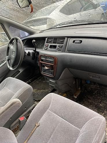 амортизатор на степвагон: Honda Shuttle: 1999 г., 2.3 л, Автомат, Бензин, Универсал — 6