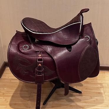 уздечки для лошадей: Седло строевое с комплектом амуниции, серии "Комфорт". В наличии — 2