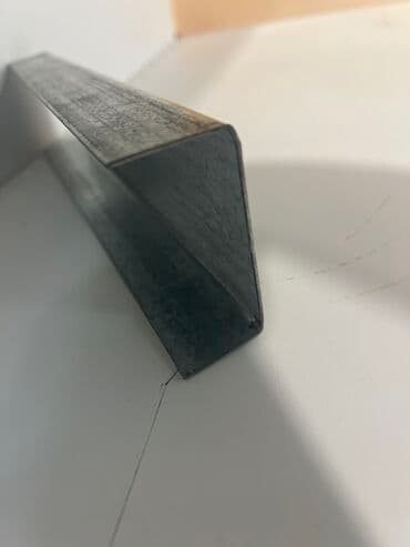 П-образный фасадный профиль из оцинкованной стали