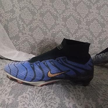 Футбольные бутсы Nike с носком-«чулком» - Тип: бутсы для игры на