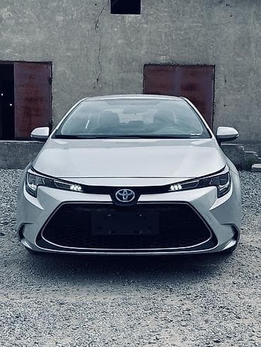 рага авто: Toyota Corolla: 2021 г., 1.8 л, Вариатор, Гибрид, Седан — 1