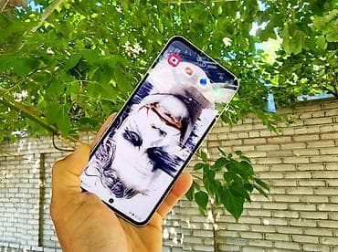 a 10 s: Samsung Galaxy A55 5G, Б/у, 128 ГБ, цвет - Бежевый, 2 SIM — 3