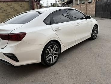 Транспорт: Kia Cerato: 2020 г., 1.6 л, Вариатор, Бензин, Седан — 7