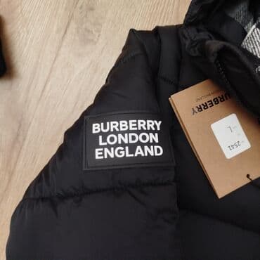 Пуховая куртка Burberry с капюшоном - Цвет: черный - Утеплитель — 3