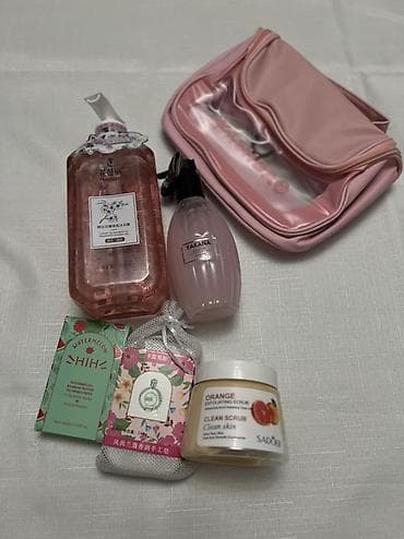 бомбочка для ванны: Подарочный набор для ухода и макияжа в плетёной корзине + косметичка — 3