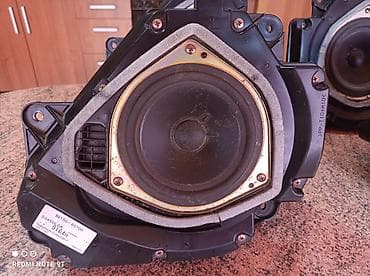 Дополнительное оборудование: Комплект штатных передних динамиков в корпусах для автомобиля (4 шт. — 2