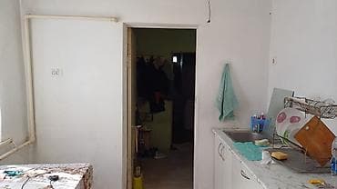 Үйлөр: Срочно продаётся полдома Участок 2,5 сотки. Район Красного — 5