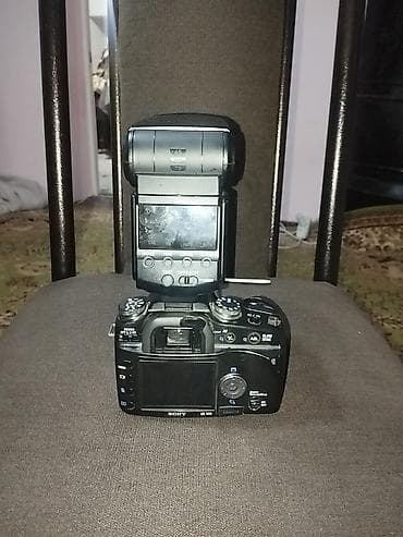 Фотоаппараттар: Зеркальная фотокамера Sony Alpha с внешней вспышкой Sony Комплект: - — 3