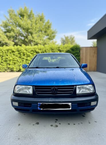 авторынок бишкек кыргызстан: Автомобиль Volkswagen venta синего цвета с кузовом седан. Модель — 1