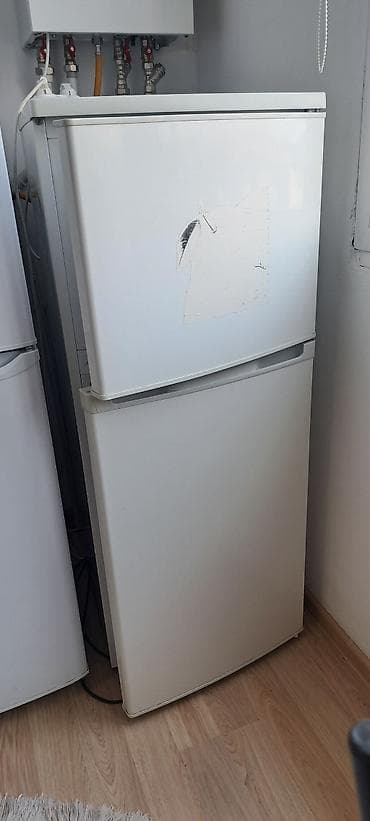 Холодильник двухкамерный, белый, с нижней морозильной камерой