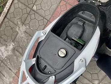 Кумурска мотороллер: Скутер 50–125 см³ (визуально класс 50 куб.) в спортивном обвесе — 6