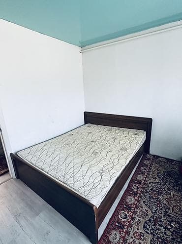 зеркало домашнее: Двуспальная кровать, Б/у, С матрасом, длина - 200 см — 1