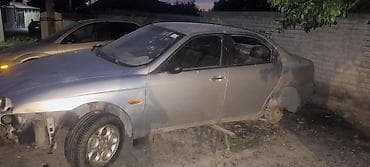 срочно продаю ауди 100: Alfa Romeo 156, седан, серебристый цвет. Автомобиль без части навесных — 2