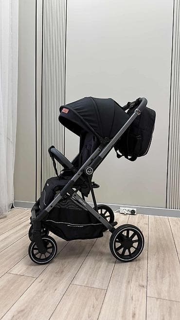 4 moms: Коляска, цвет - Черный, Б/у — 1