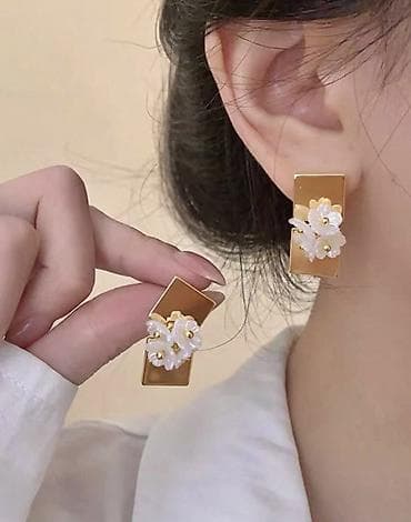 Серьги: Серёжки-гвоздики с цветочным декором - Дизайн: прямоугольные — 4
