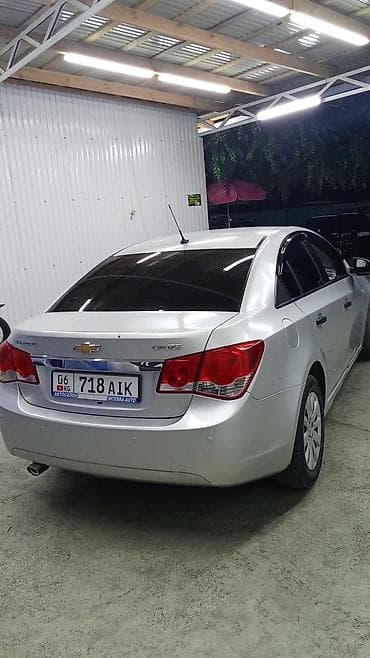 Транспорт: Chevrolet Cruze: 2011 г., 1.6 л, Механика, Бензин, Седан — 1
