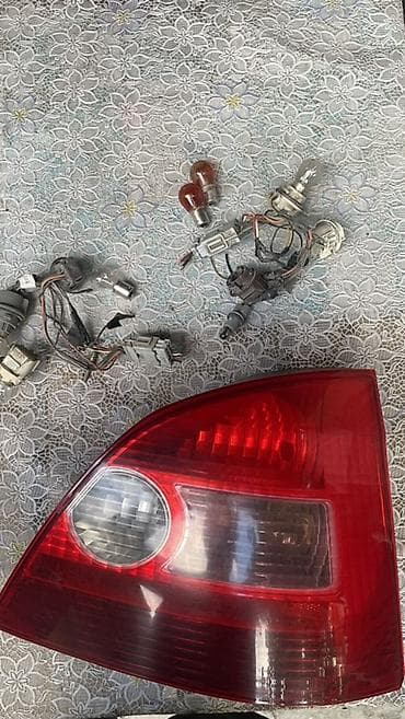 volvo ref: Задний фонарь (правая сторона) для автомобиля Honda Civic(хэтчбек — 3